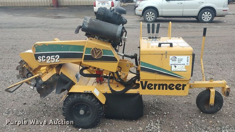 image for item DO3718 2011 Vermeer SC252  stump grinder