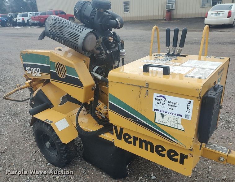 image for item DO3718 2011 Vermeer SC252  stump grinder