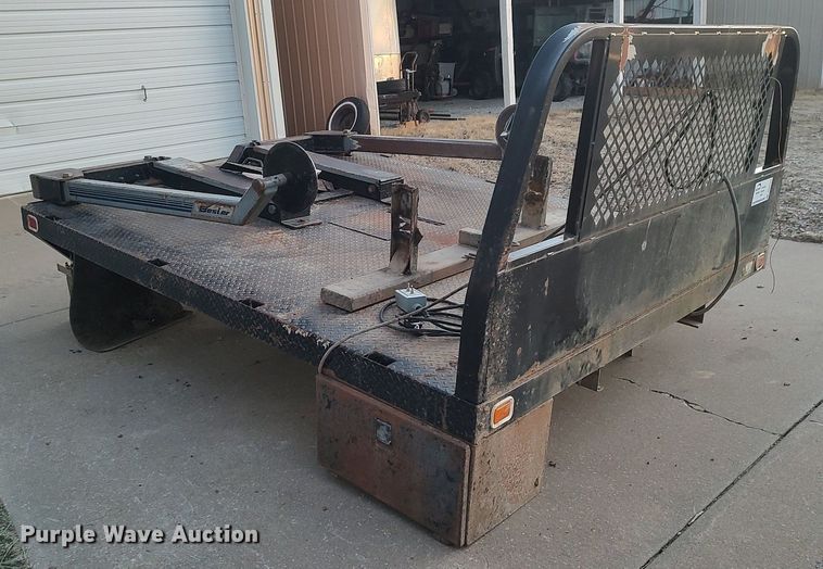 image for item DO3724 Knapheide  hydraulic bale bed