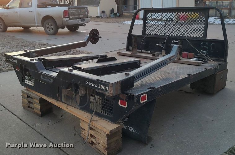 image for item DO3724 Knapheide  hydraulic bale bed