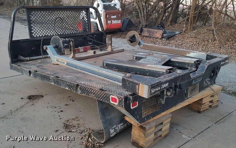 image for item DO3724 Knapheide  hydraulic bale bed