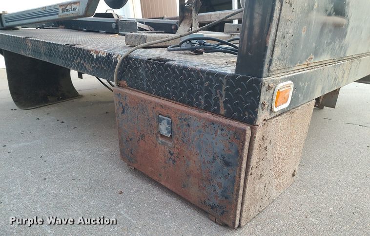 image for item DO3724 Knapheide  hydraulic bale bed