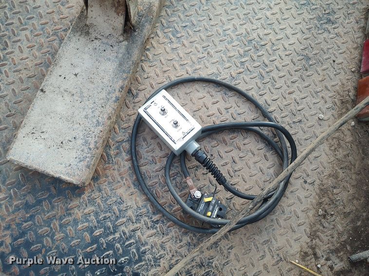 image for item DO3724 Knapheide  hydraulic bale bed