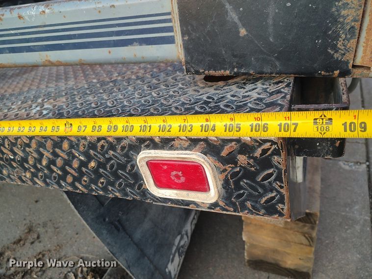 image for item DO3724 Knapheide  hydraulic bale bed