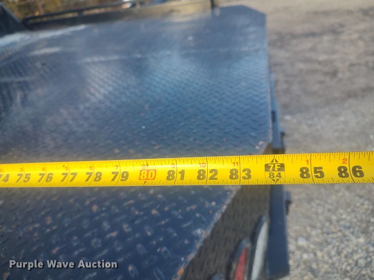 image for item DO3725 2002 Chevrolet Silverado 2500HD  Crew Cab flatbed pickup truck