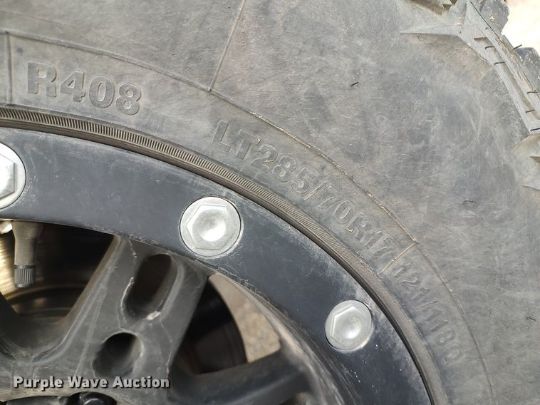 image for item DO3725 2002 Chevrolet Silverado 2500HD  Crew Cab flatbed pickup truck