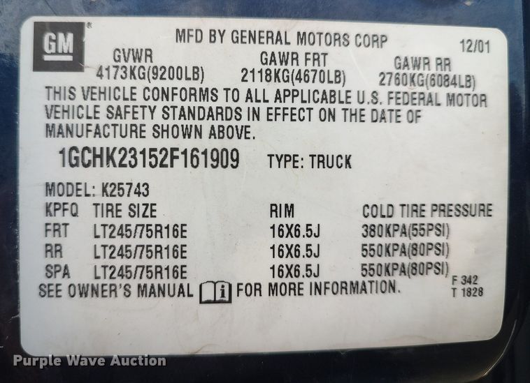 image for item DO3725 2002 Chevrolet Silverado 2500HD  Crew Cab flatbed pickup truck