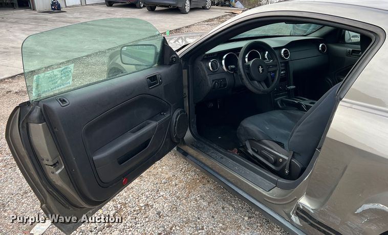 image for item DP0002 2005 Ford Mustang