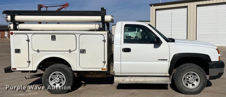 image for item DP0463 2006 Chevrolet Silverado 3500  utility bed pickup truck