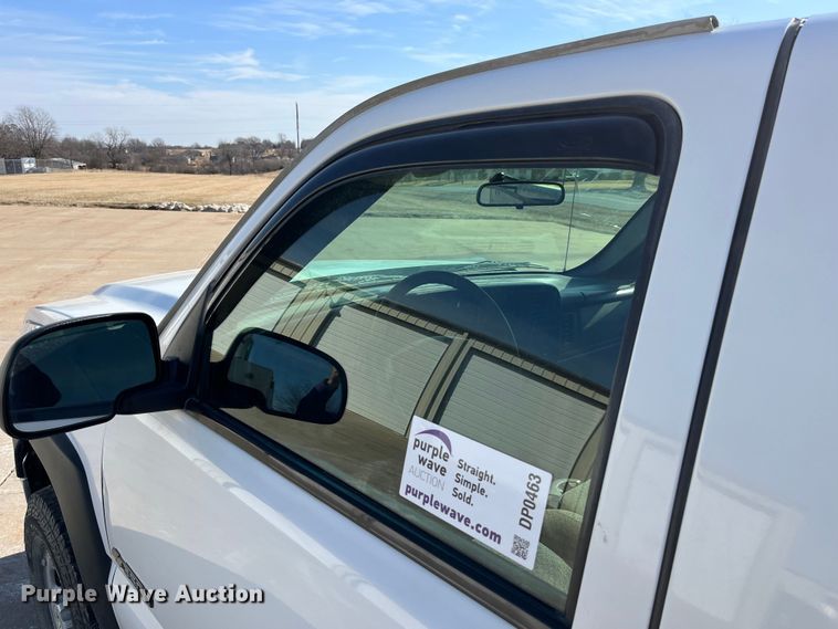 image for item DP0463 2006 Chevrolet Silverado 3500  utility bed pickup truck