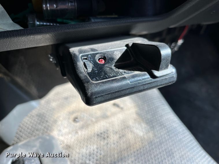 image for item DP0463 2006 Chevrolet Silverado 3500  utility bed pickup truck