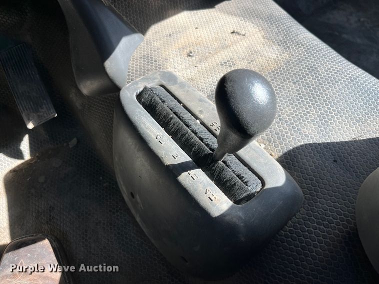 image for item DP0463 2006 Chevrolet Silverado 3500  utility bed pickup truck