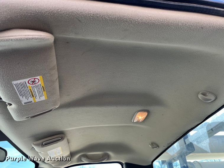 image for item DP0463 2006 Chevrolet Silverado 3500  utility bed pickup truck