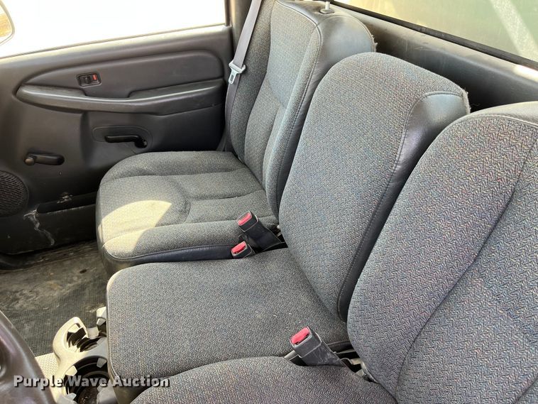 image for item DP0463 2006 Chevrolet Silverado 3500  utility bed pickup truck