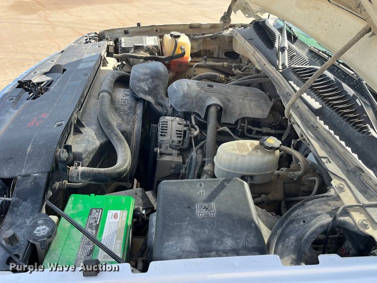 image for item DP0463 2006 Chevrolet Silverado 3500  utility bed pickup truck