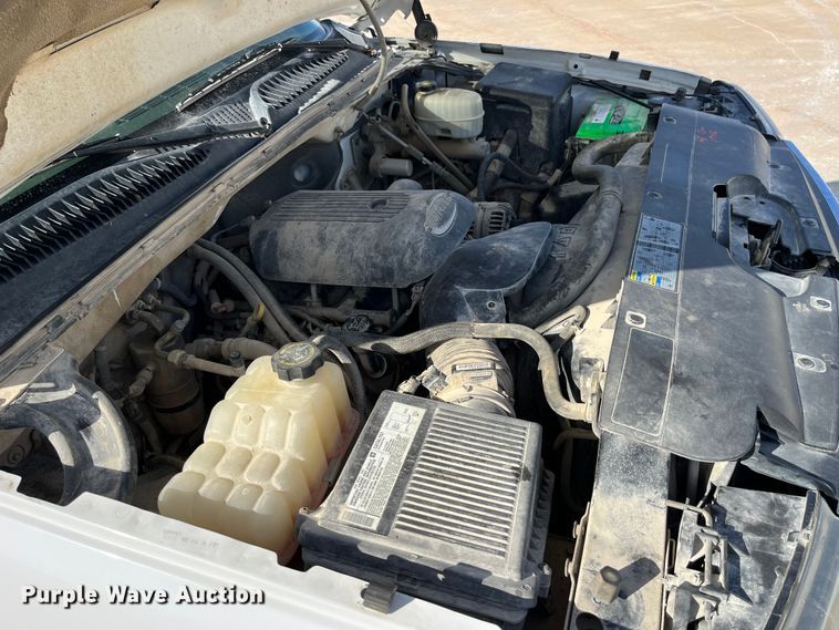 image for item DP0463 2006 Chevrolet Silverado 3500  utility bed pickup truck