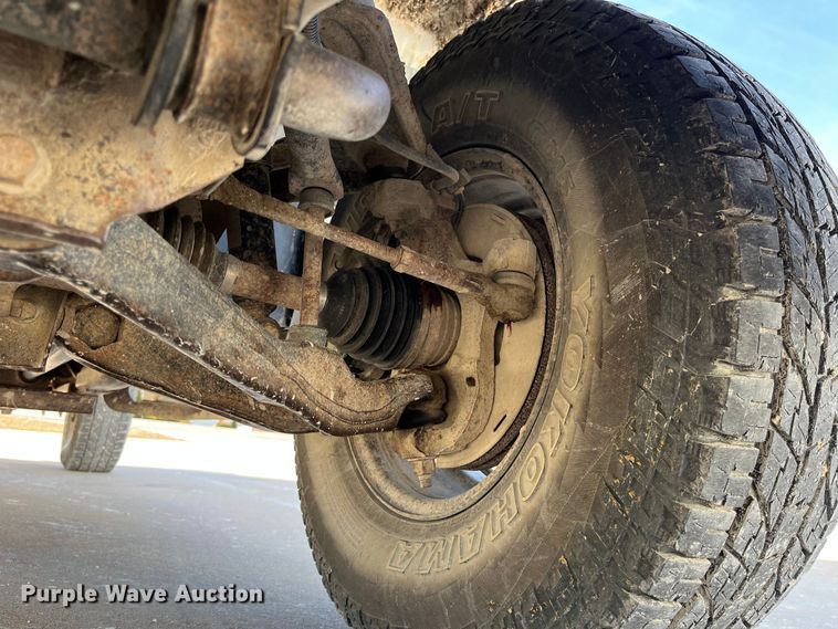 image for item DP0463 2006 Chevrolet Silverado 3500  utility bed pickup truck