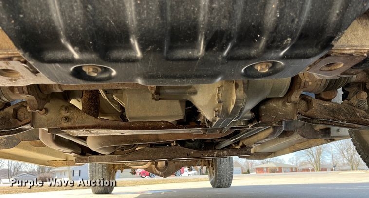 image for item DP0463 2006 Chevrolet Silverado 3500  utility bed pickup truck