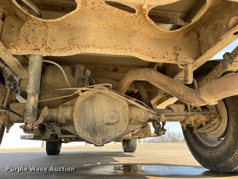 image for item DP0463 2006 Chevrolet Silverado 3500  utility bed pickup truck