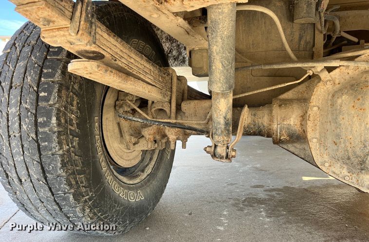 image for item DP0463 2006 Chevrolet Silverado 3500  utility bed pickup truck