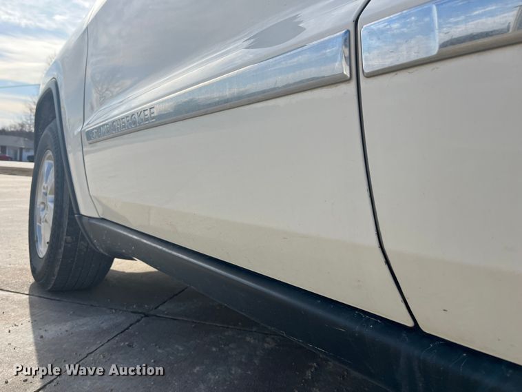 image for item DP0464 2012 Jeep Grand Cherokee Laredo  SUV