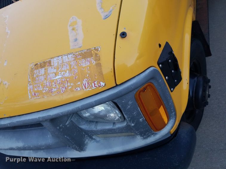 image for item DP3049 2000 Chevrolet Express 3500  school bus