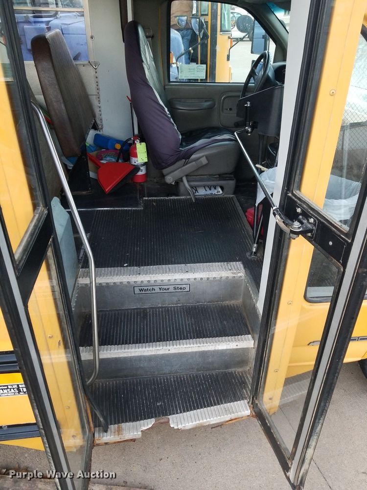 image for item DP3049 2000 Chevrolet Express 3500  school bus