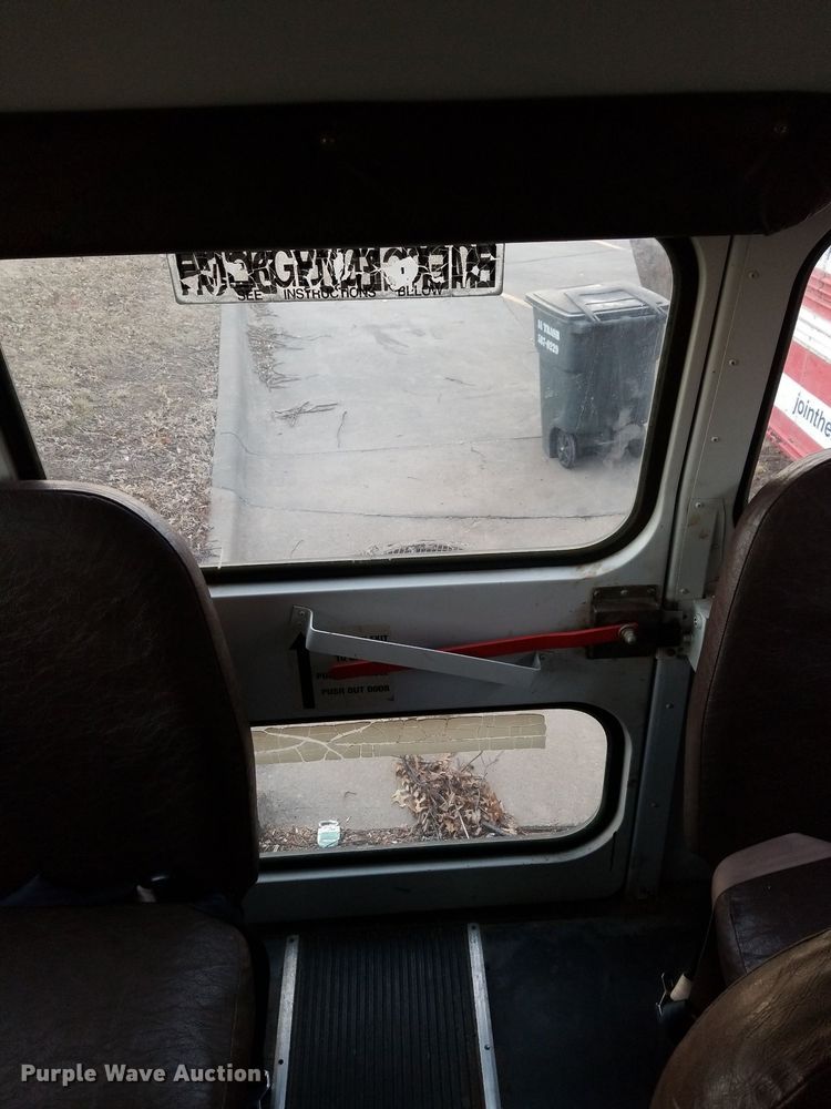 image for item DP3049 2000 Chevrolet Express 3500  school bus