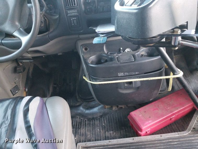 image for item DP3049 2000 Chevrolet Express 3500  school bus