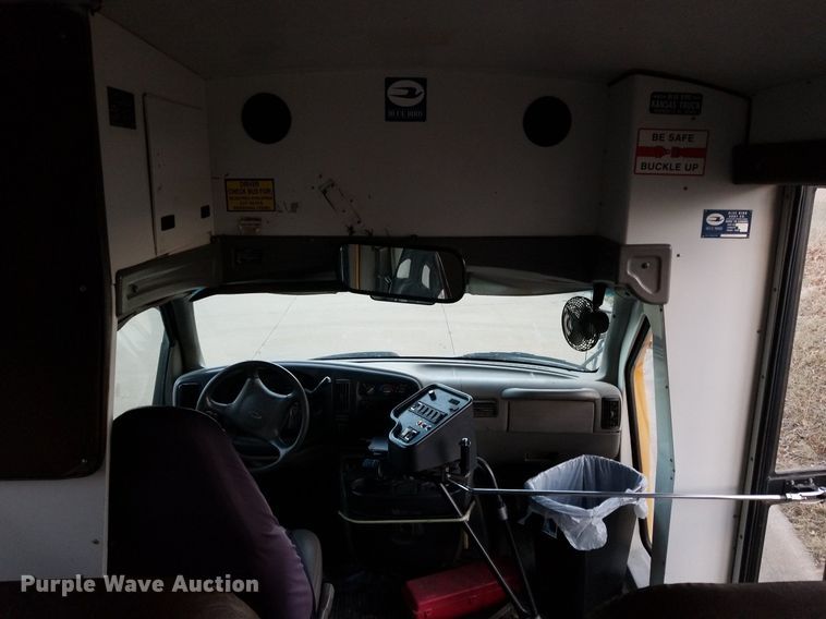 image for item DP3049 2000 Chevrolet Express 3500  school bus