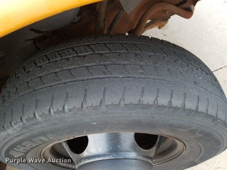 image for item DP3049 2000 Chevrolet Express 3500  school bus