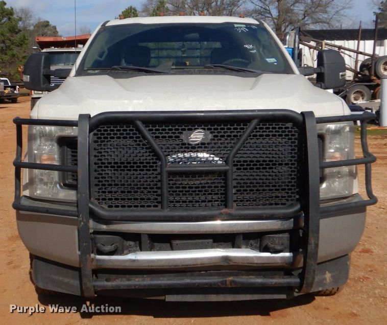 image for item DP8610 2019 Ford F350 Super Duty XL  Crew Cab utility bed pickup truck