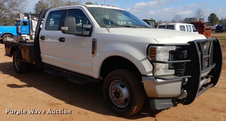 image for item DP8610 2019 Ford F350 Super Duty XL  Crew Cab utility bed pickup truck