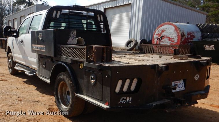 image for item DP8610 2019 Ford F350 Super Duty XL  Crew Cab utility bed pickup truck