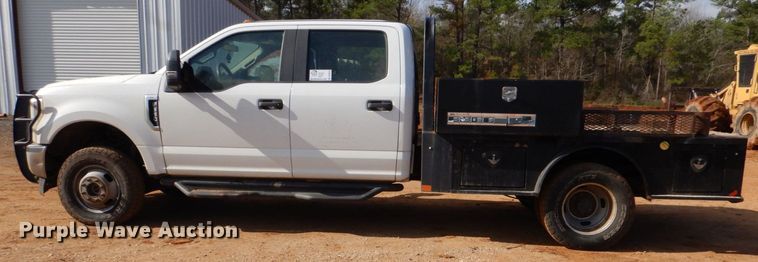 image for item DP8610 2019 Ford F350 Super Duty XL  Crew Cab utility bed pickup truck