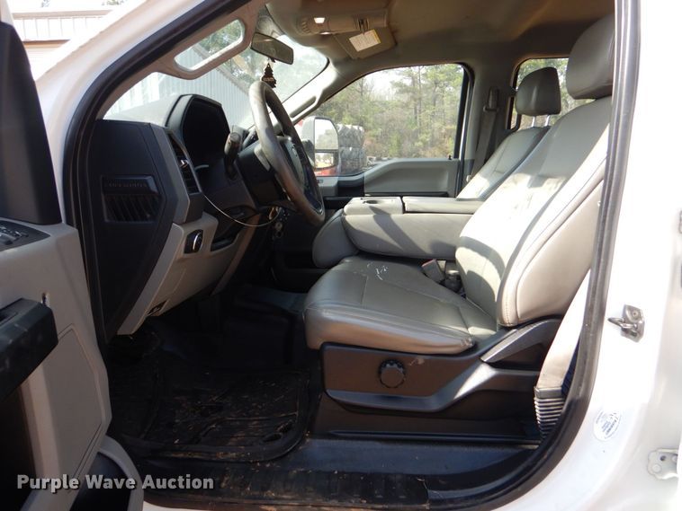 image for item DP8610 2019 Ford F350 Super Duty XL  Crew Cab utility bed pickup truck