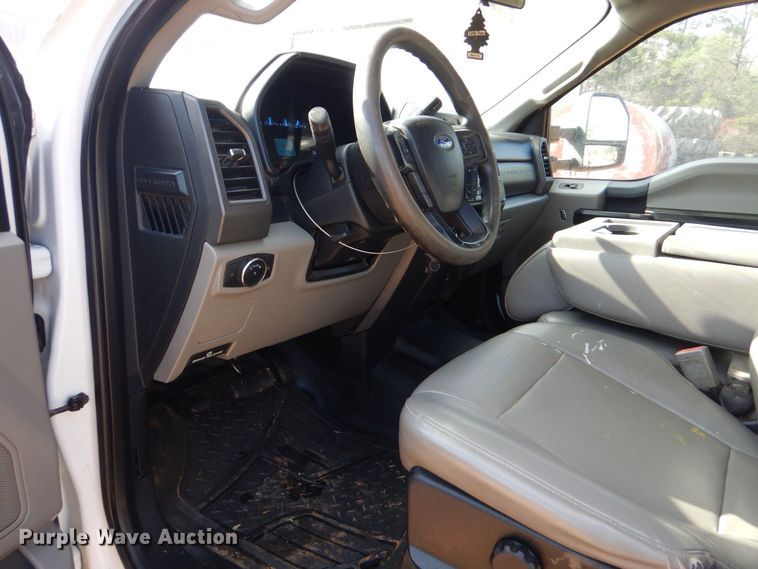 image for item DP8610 2019 Ford F350 Super Duty XL  Crew Cab utility bed pickup truck