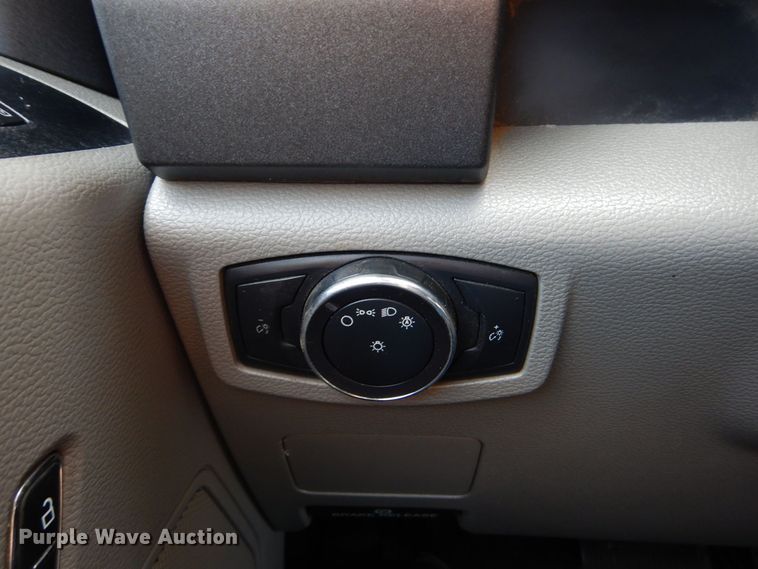 image for item DP8610 2019 Ford F350 Super Duty XL  Crew Cab utility bed pickup truck