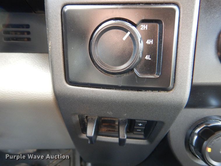 image for item DP8610 2019 Ford F350 Super Duty XL  Crew Cab utility bed pickup truck