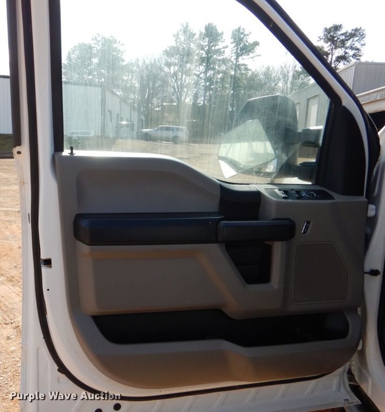 image for item DP8610 2019 Ford F350 Super Duty XL  Crew Cab utility bed pickup truck