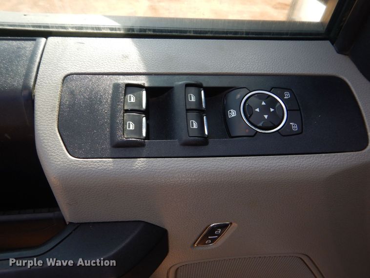 image for item DP8610 2019 Ford F350 Super Duty XL  Crew Cab utility bed pickup truck