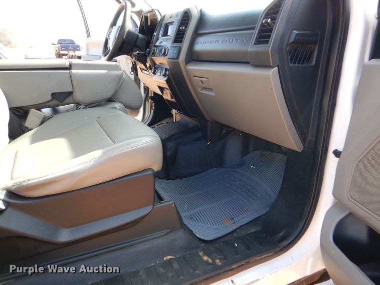 image for item DP8610 2019 Ford F350 Super Duty XL  Crew Cab utility bed pickup truck