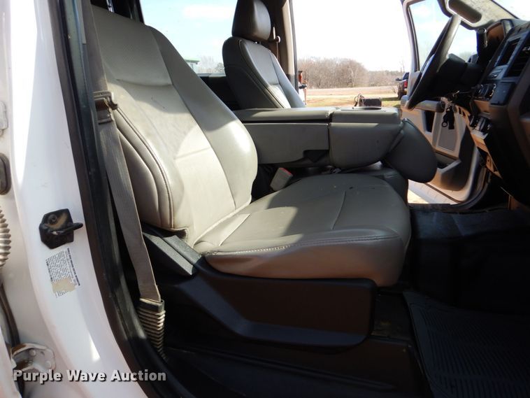 image for item DP8610 2019 Ford F350 Super Duty XL  Crew Cab utility bed pickup truck