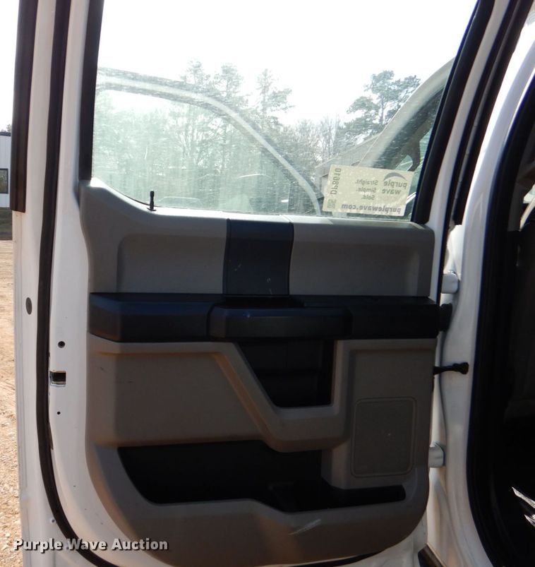 image for item DP8610 2019 Ford F350 Super Duty XL  Crew Cab utility bed pickup truck