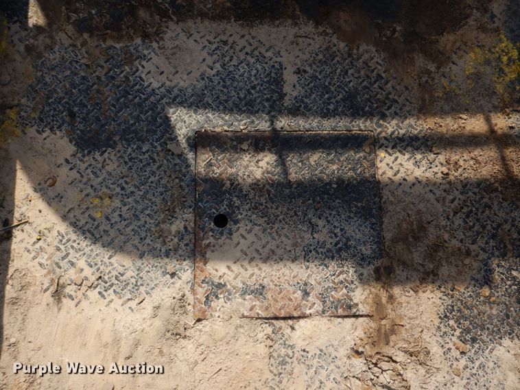 image for item DP8610 2019 Ford F350 Super Duty XL  Crew Cab utility bed pickup truck