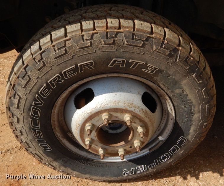 image for item DP8610 2019 Ford F350 Super Duty XL  Crew Cab utility bed pickup truck