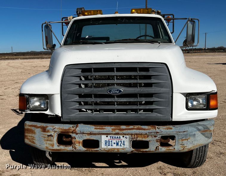 image for item DQ1951 1997 Ford F800  flatbed truck