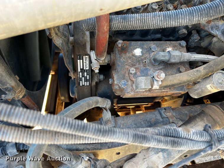 image for item DQ1951 1997 Ford F800  flatbed truck