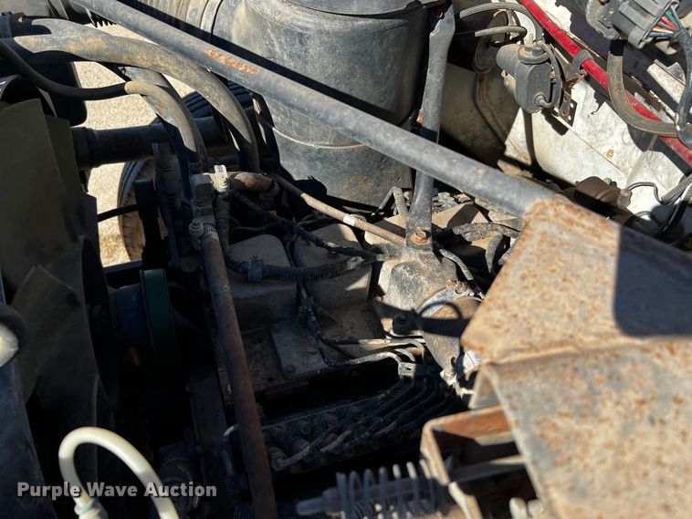 image for item DQ1951 1997 Ford F800  flatbed truck