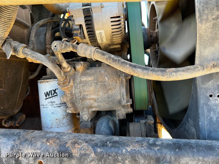 image for item DQ1951 1997 Ford F800  flatbed truck